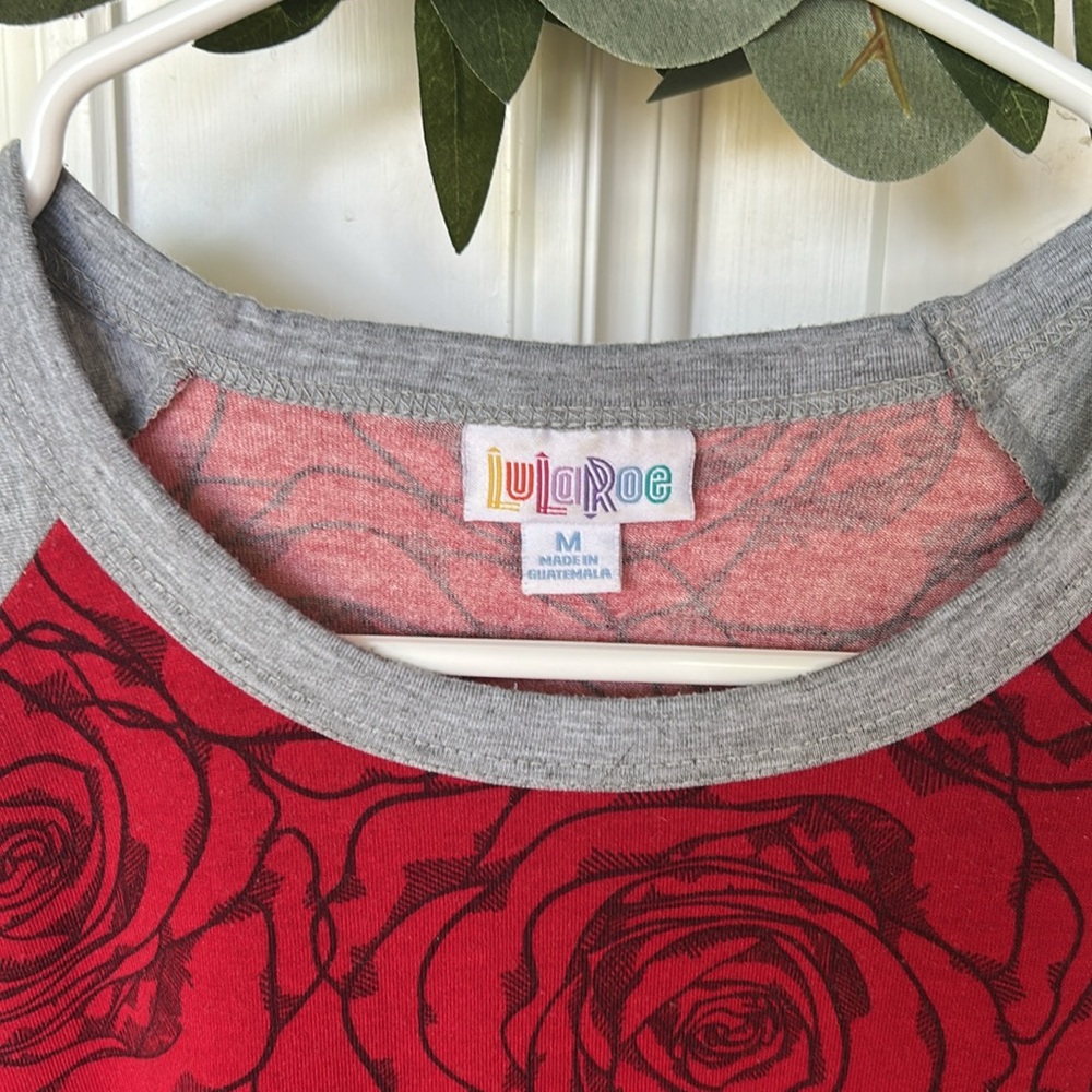 Roses 🌹 Raglan Sleeve Top - Picture 2 of 4